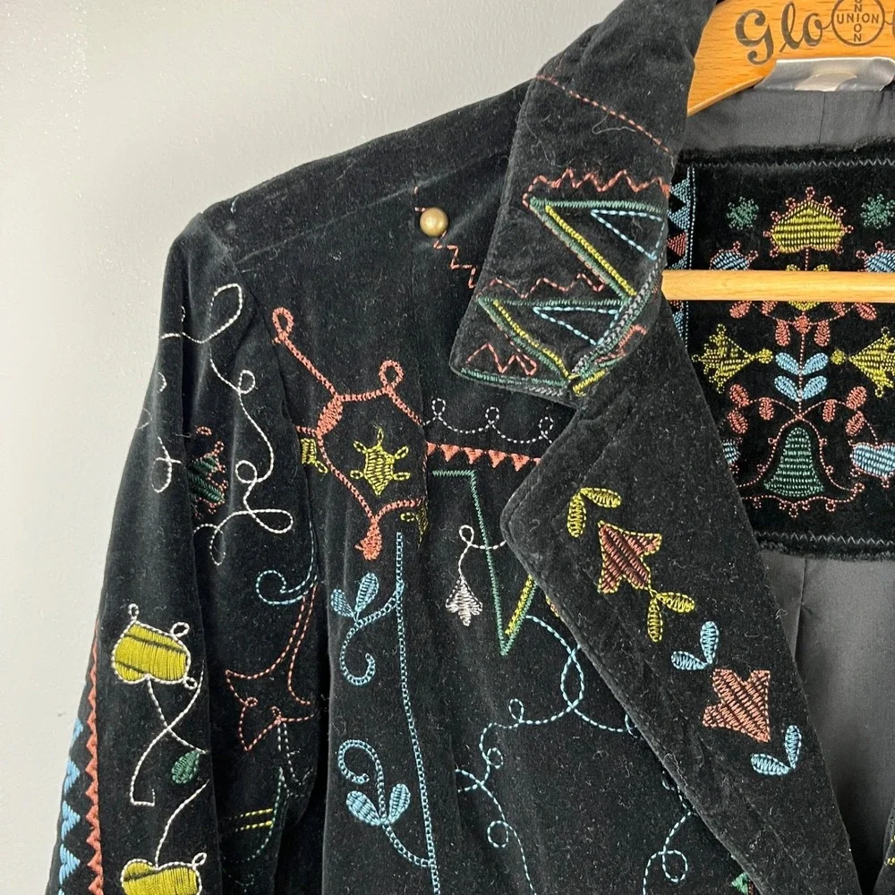 Vintage Chico's Artsy Embroidered Jacket Size 1 Womens M/8 Black Velvet‎ Boho